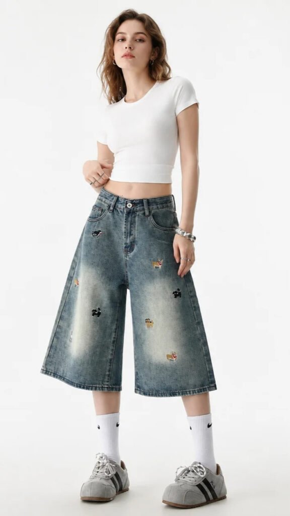 Women's Wide-Leg Cropped Jeans with Dog Embroidery