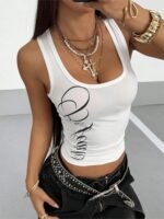 Women's cropped vest top featuring a stylish letter print, U-neckline, sleeveless design and slim fit. A trendy Y2K-inspired choice for summer streetwear.