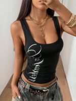 Women's cropped vest top featuring a stylish letter print, U-neckline, sleeveless design and slim fit. A trendy Y2K-inspired choice for summer streetwear.