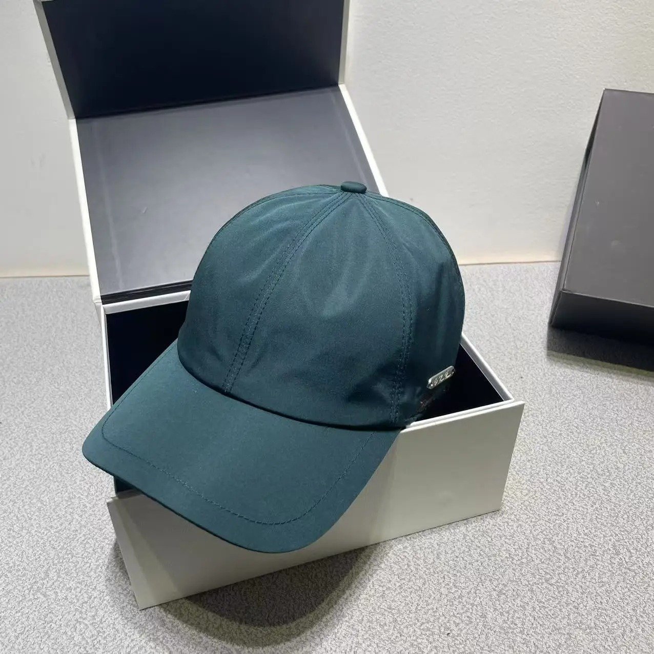 Letter Embroidered Baseball Cap for Men & Women Letter Embroidered Baseball Cap for Men & Women
