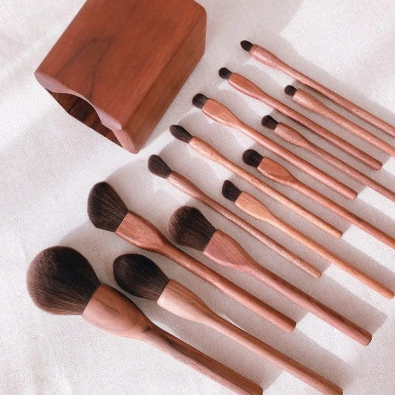 Wooden Makeup Brush Set for Face & Eyes Wooden Makeup Brush Set for Face & Eyes